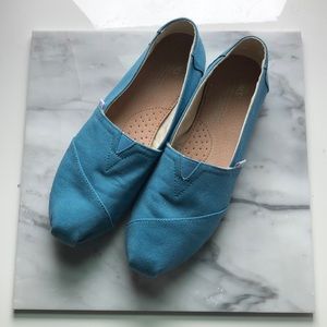 NEVER WORN, brand new TOMS shoes